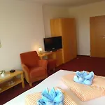 Hotel-pension Peterhof בית הארחה 4*